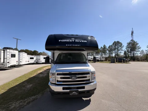 More photos of 2026 EAST TO WEST ENTRADA 2710NK at County Line Campers, MS