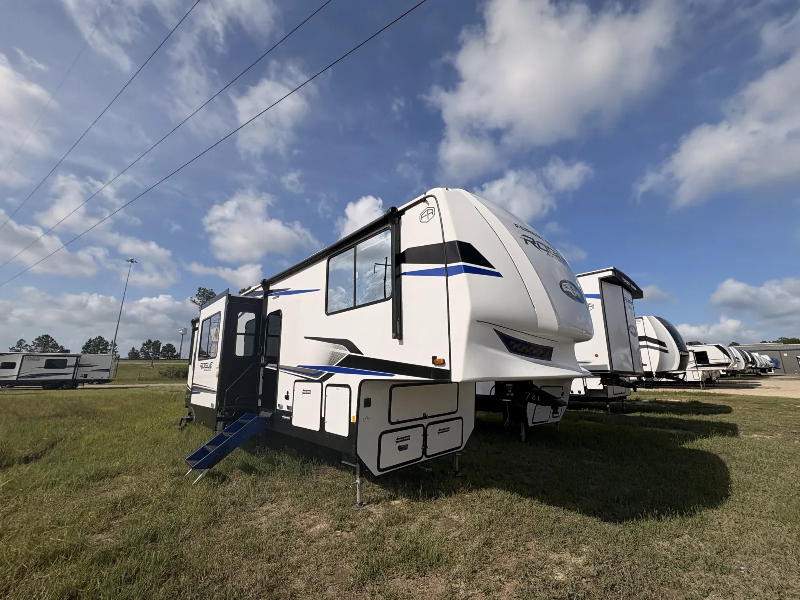 White 2026 Forest River VENGEANCE 341GS for sale in Gulfport, MS