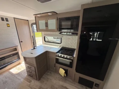 More photos of 2026 GULF STREAM CONQUEST 274QB at County Line Campers, MS