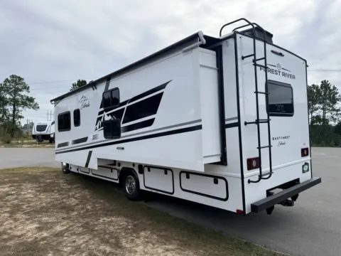 More photos of 2026 EAST TO WEST ENTRADA 3100FB at County Line Campers, MS
