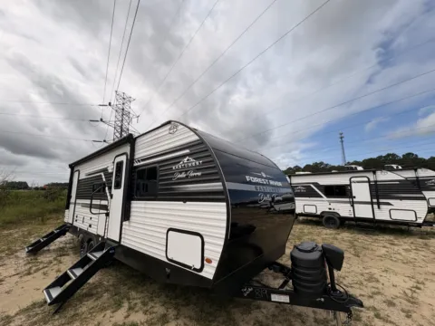 Black 2026 EAST TO WEST DELLA TERRA 241BH for sale in Gulfport, MS