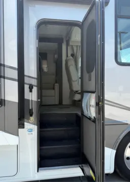Photos of 2026 THOR LUMINATE CC35 for sale in Gulfport, MS at County Line Campers
