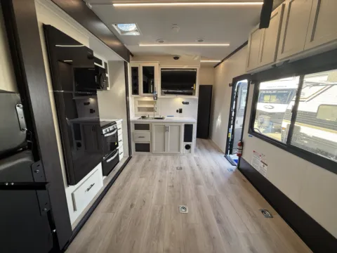 More photos of 2026 Forest River VENGEANCE 26L140 at County Line Campers, MS