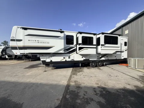 Photos of 2026 COLUMBUS RIVER RANCH 394RKL for sale in Gulfport, MS at County Line Campers