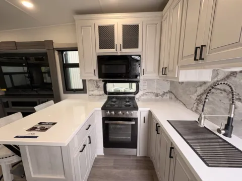 Photos of 2026 EAST TO WEST AHARA 297MK for sale in Gulfport, MS at County Line Campers