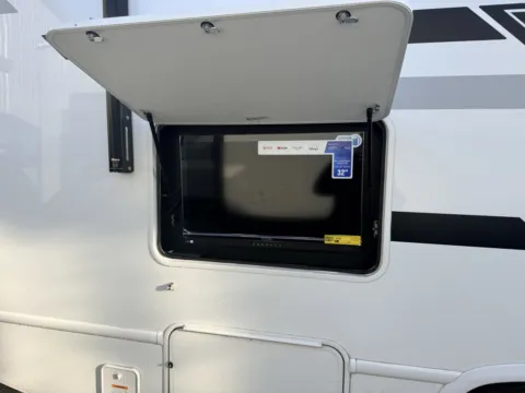 More photos of 2026 THOR CHATEAU 29K at County Line Campers, MS