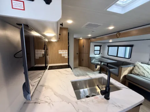 Photos of 2026 KEYSTONE PASSPORT 284QBC for sale in Gulfport, MS at County Line Campers