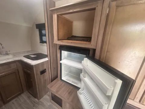 More photos of 2020 JAYCO HUMMINGBIRD 17MBS at County Line Campers, MS