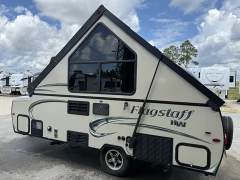 More photos of 2018 FOREST RIVER FLAGSTAFF 19QBHW at County Line Campers, MS