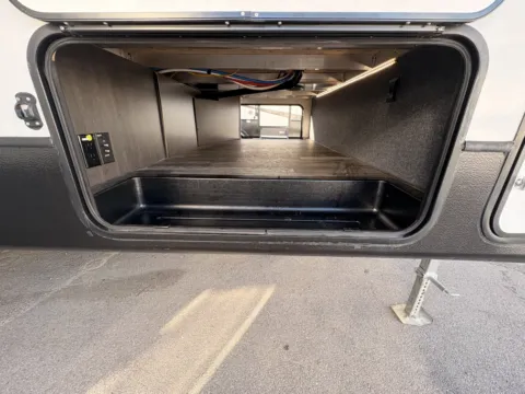 More photos of 2023 CrossRoads RV CRUISER 27MK at County Line Campers, MS