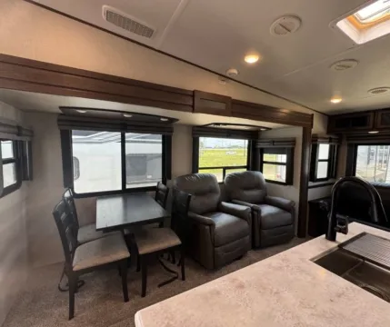 Photos of 2021 PRIME TIME CRUSADER 330MBH for sale in Gulfport, MS at County Line Campers