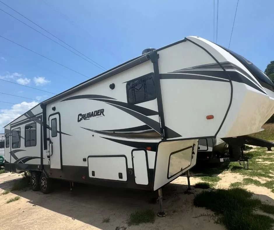 Beige 2021 PRIME TIME CRUSADER 330MBH for sale in Gulfport, MS