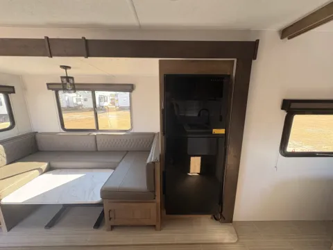 Another view of 2024 COACHMEN FREEDOM EXPRESS 258BHS for sale in Gulfport, MS at County Line Campers