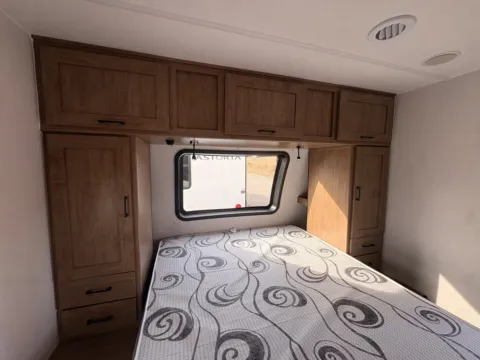 More photos of 2024 COACHMEN FREEDOM EXPRESS 258BHS at County Line Campers, MS