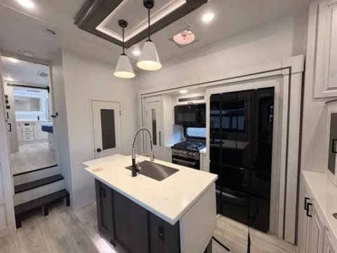 More photos of 2024 EAST TO WEST AHARA 380FL at County Line Campers, MS