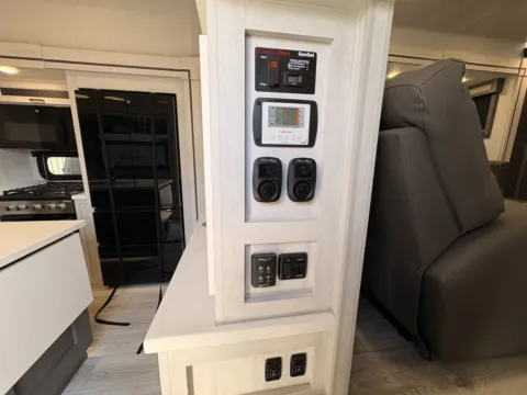 More photos of 2024 EAST TO WEST AHARA 380FL at County Line Campers, MS