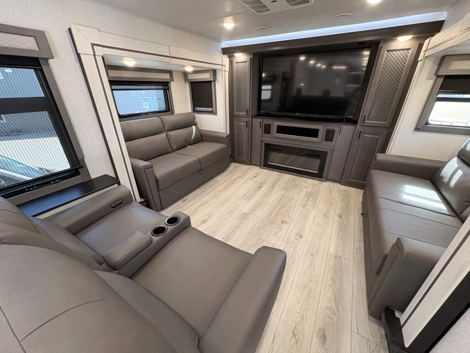Unknown 2024 EAST TO WEST AHARA 380FL for sale in Gulfport, MS