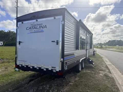 More photos of 2023 Coachmen RV CATALINA 26TH at County Line Campers, MS