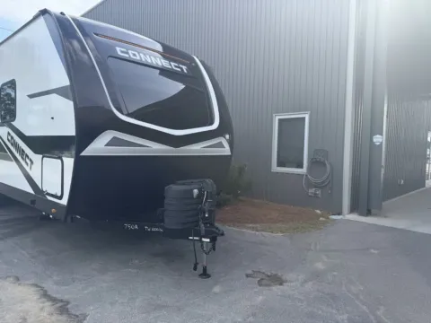 Photos of 2024 KZ CONNECT 302RBK for sale in Gulfport, MS at County Line Campers