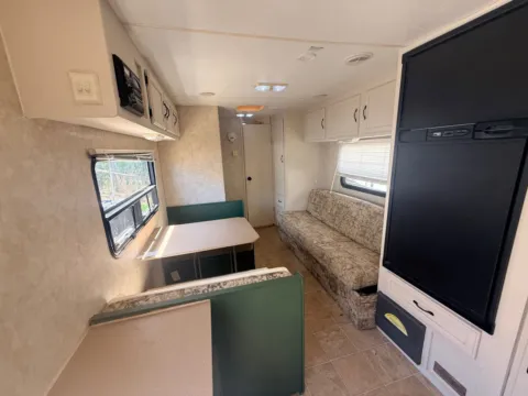 More photos of 2006 K-Z JAG 29JB at County Line Campers, MS