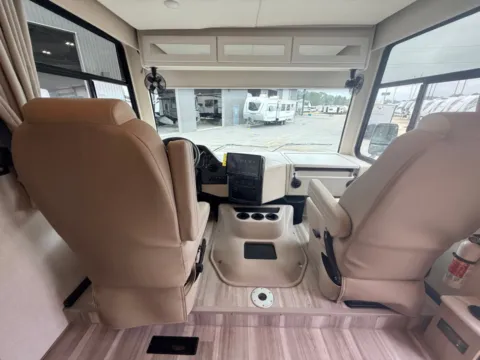 Photos of 2026 Thor Motor Coach LUMINATE HH36 for sale in Gulfport, MS at County Line Campers