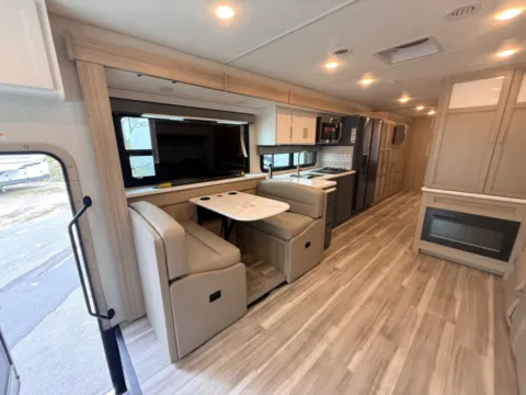 More photos of 2026 Thor Motor Coach LUMINATE HH36 at County Line Campers, MS