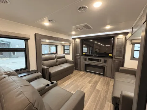 More photos of 2026 East To West AHARA 380FL at County Line Campers, MS