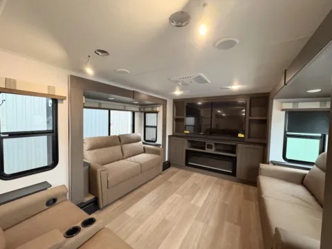 Photos of 2026 EAST TO WEST TANDARA for sale in Gulfport, MS at County Line Campers