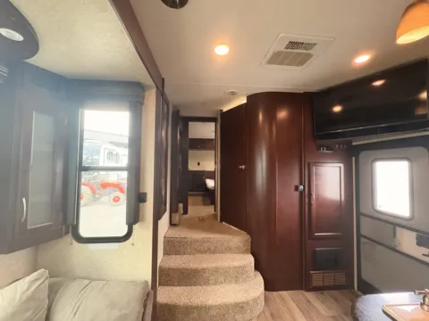 More photos of 2015 HEARTLAND TORQUE 2703RB at County Line Campers, MS