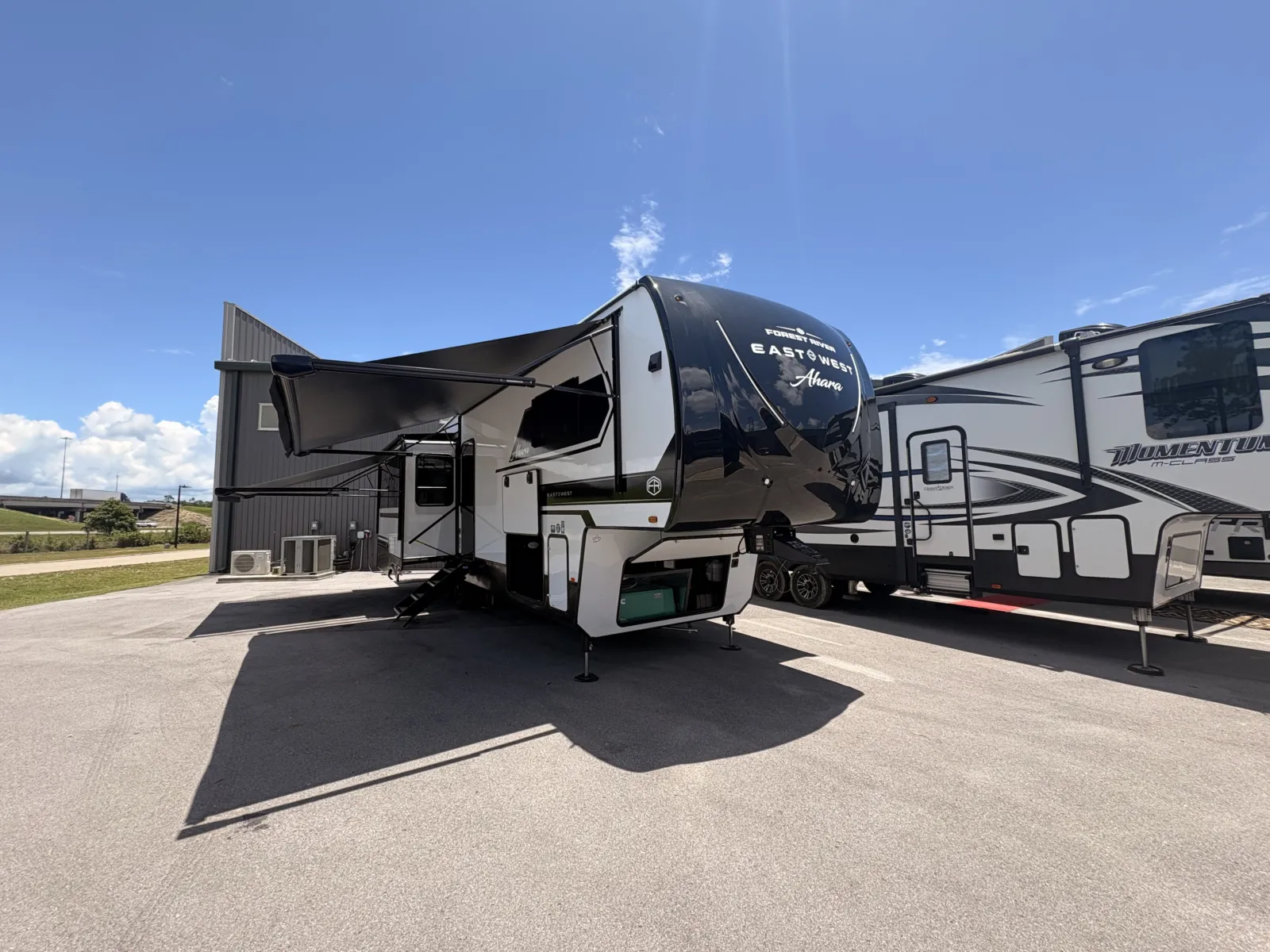2027 East To West AHARA 365RL