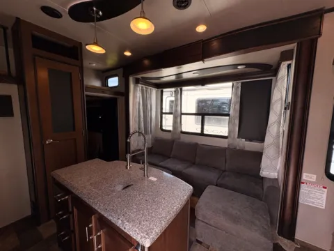 Photos of 2017 KEYSTONE FUZION 385 for sale in Gulfport, MS at County Line Campers