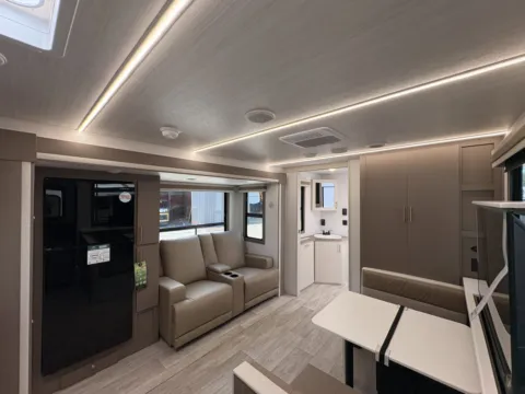 Photos of 2027 EAST TO WEST ALTA 2375RK for sale in Gulfport, MS at County Line Campers