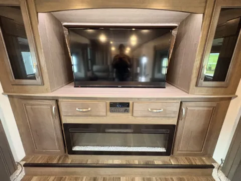 More photos of 2022 Keystone RV COUGAR 354FLS at County Line Campers, MS