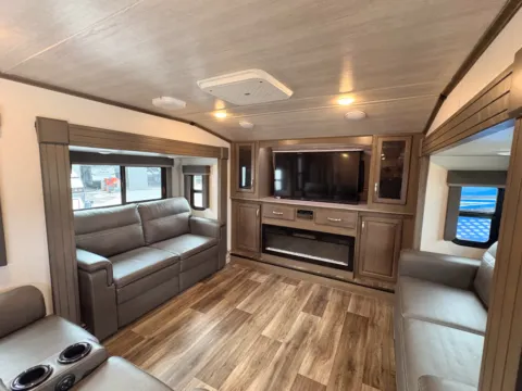 Photos of 2022 Keystone RV COUGAR 354FLS for sale in Gulfport, MS at County Line Campers