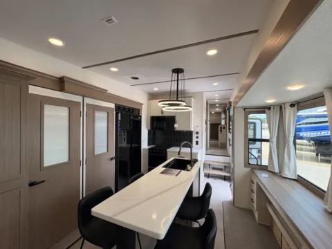 More photos of 2027 Forest River IMPRESSION 318RL at County Line Campers, MS