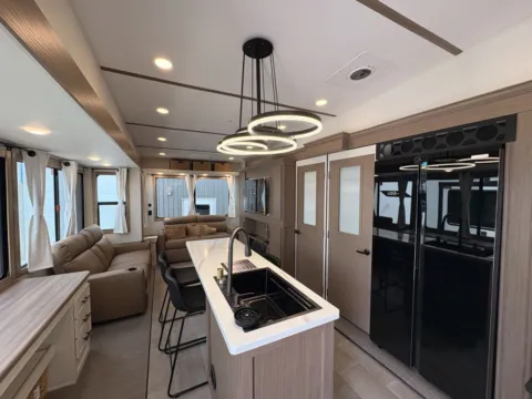 More photos of 2027 Forest River IMPRESSION 318RL at County Line Campers, MS