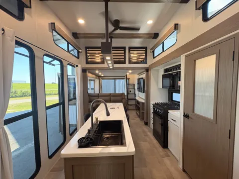 More photos of 2027 Forest River IMPRESSION 44STAY at County Line Campers, MS
