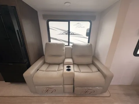 More photos of 2027 Coachmen RV FREEDOM EXPRESS 22MLS at County Line Campers, MS