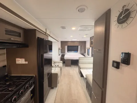 More photos of 2027 Coachmen RV FREEDOM EXPRESS 22MLS at County Line Campers, MS