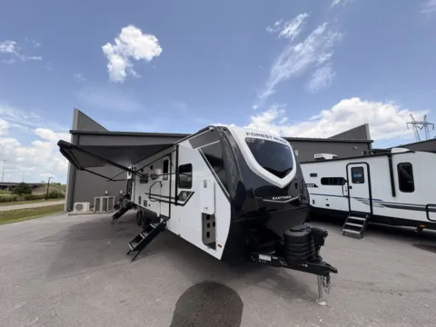 Photos of 2027 East To West ALTA 3150KBH for sale in Gulfport, MS at County Line Campers