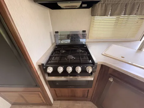 More photos of 2019 HEARTLAND MALLARD at County Line Campers, MS