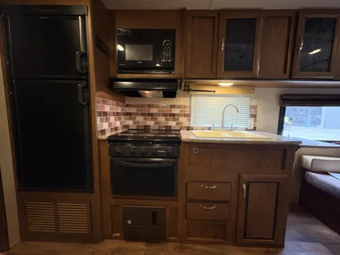 More photos of 2017 Forest River SALEM CRUISE LITE 241QBXL at County Line Campers, MS