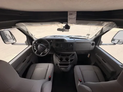 Photos of 2027 EAST TO WEST ENTRADA 2000NSF for sale in Gulfport, MS at County Line Campers