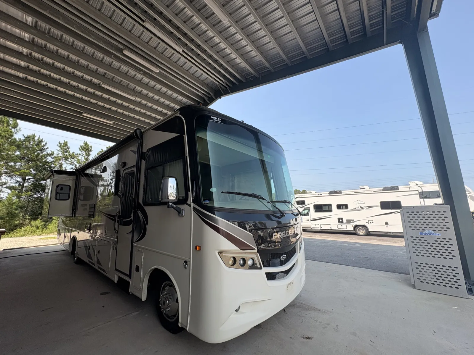 Beige 2018 JAYCO PRECEPT 33U for sale in Gulfport, MS
