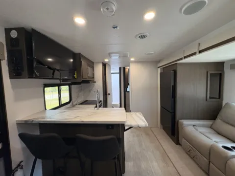 Another view of 2027 Coachmen RV FREEDOM EXPRESS 271BHE for sale in Gulfport, MS at County Line Campers