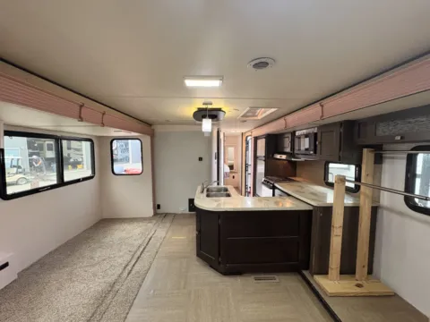 Another view of 2014 DUTCHMEN KODIAK for sale in Gulfport, MS at County Line Campers