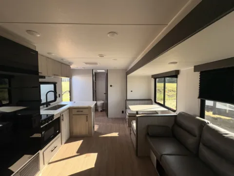 Another view of 2027 EAST TO WEST DELLA TERRA 255RB for sale in Gulfport, MS at County Line Campers