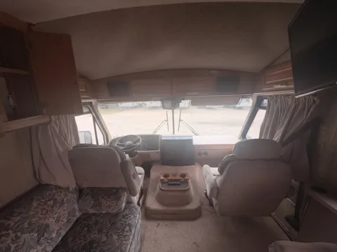 Another view of 1995 FLEETWOOD SOUTHWIND MH for sale in Gulfport, MS at County Line Campers