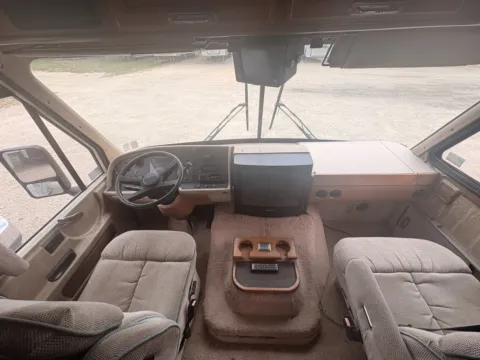 More photos of 1995 FLEETWOOD SOUTHWIND MH at County Line Campers, MS