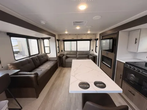 Photos of 2027 Forest River AVENGER 27TTI for sale in Gulfport, MS at County Line Campers